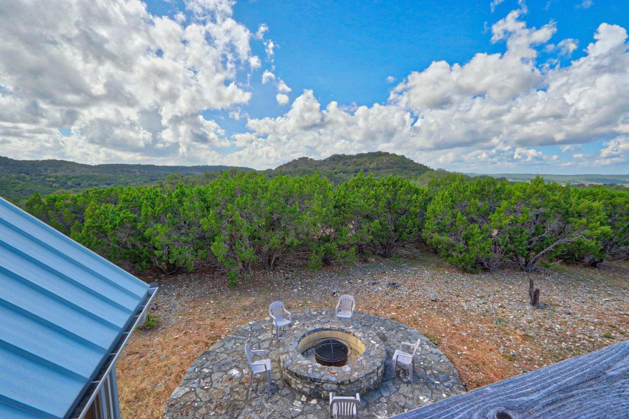 Log Cabin At Old Glory Ranch Wimberley Exterior foto