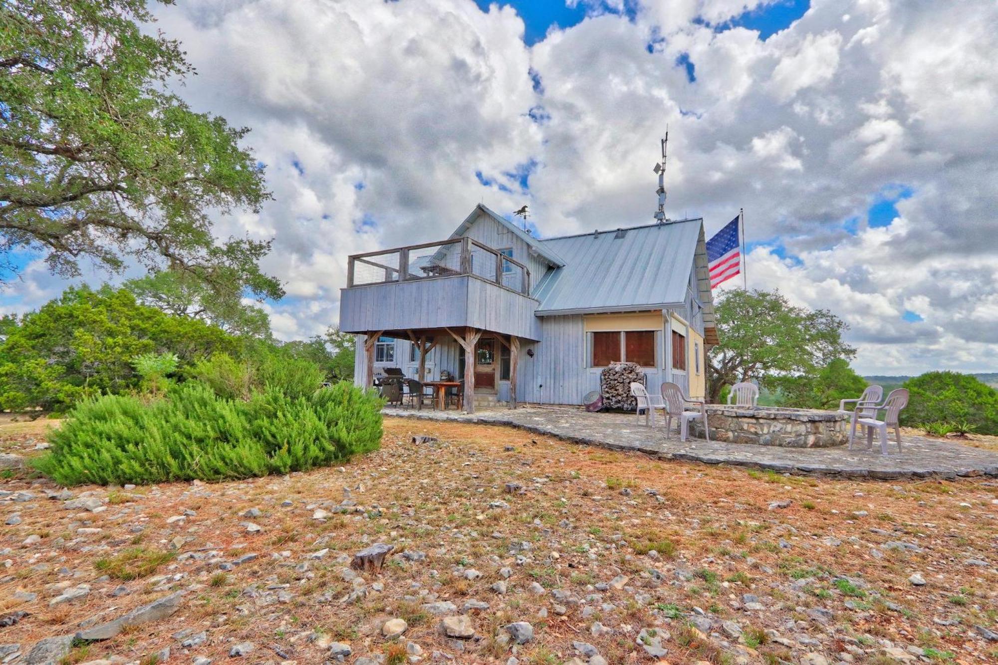 Log Cabin At Old Glory Ranch Wimberley Exterior foto