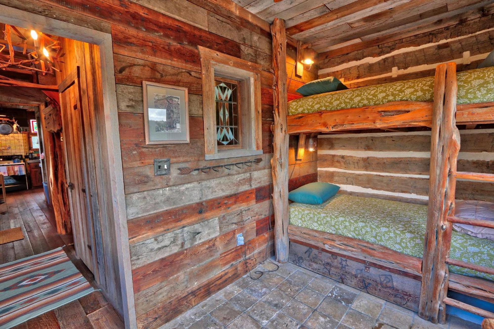 Log Cabin At Old Glory Ranch Wimberley Exterior foto