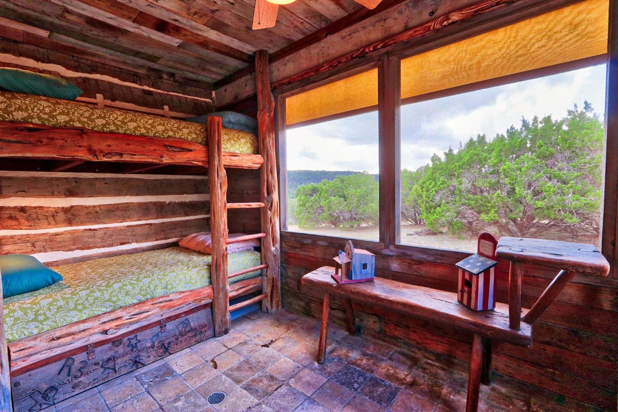 Log Cabin At Old Glory Ranch Wimberley Exterior foto